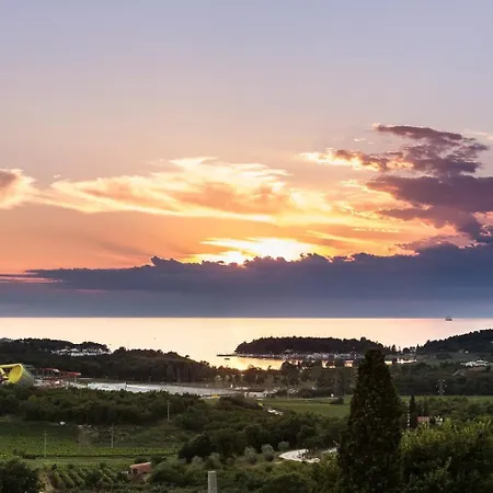 Meryema - Excellent With Sea View * Пореч