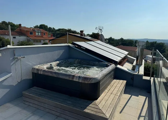 Meryema - Excellent With Sea View Poreč