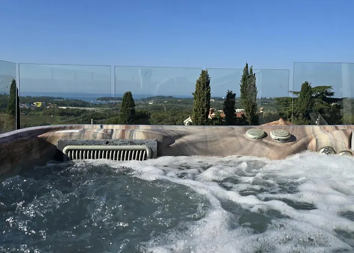 Villa Meryema - Excellent With Sea View Poreč