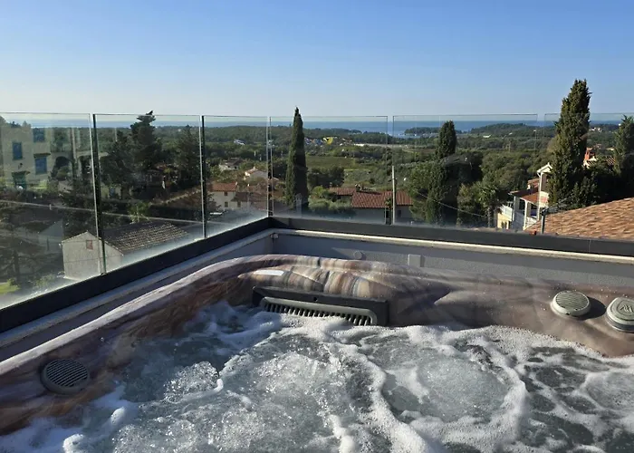 Meryema - Excellent With Sea View Poreč