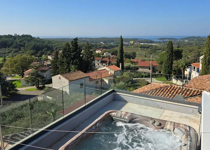 Meryema - Excellent With Sea View Villa Poreč